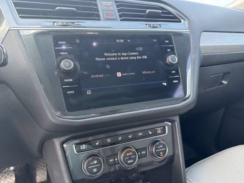 Used 2019 Volkswagen Tiguan SEL FWD image 20