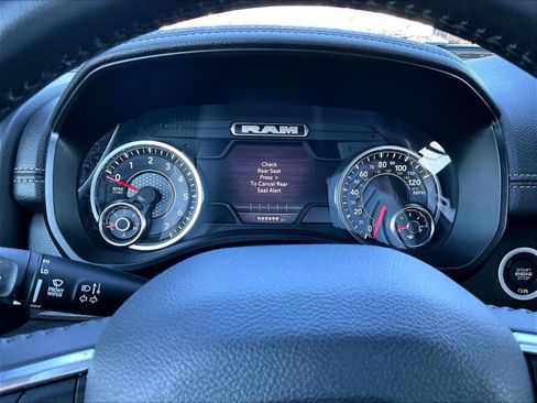 Used 2023 RAM 1500 Laramie AWD/4WD image 12