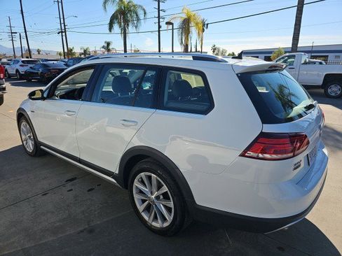 Used 2018 Volkswagen Golf Alltrack SEL image 4