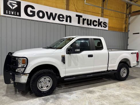 Used 2020 Ford F250 XL w/ Power Equipment Group image 4