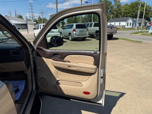 Used 2007 GMC Yukon XL Denali AWD/4WD image 17