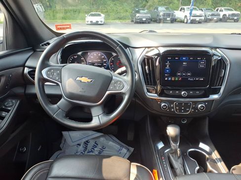Used 2023 Chevrolet Traverse Premier AWD/4WD image 9