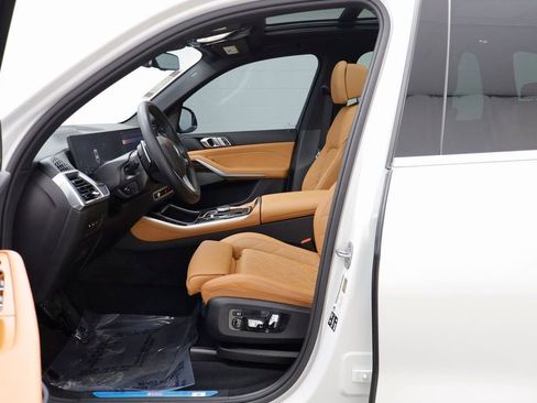 Certified 2026 BMW X5 xDrive40i w/ Climate Comfort Package image 5
