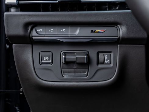 Used 2026 Cadillac Escalade V image 22