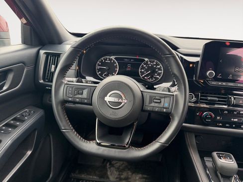 Used 2024 Nissan Pathfinder Rock Creek image 12