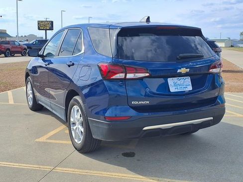 Used 2023 Chevrolet Equinox LT image 2