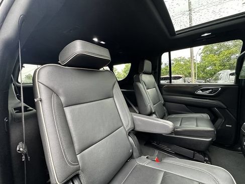 Used 2023 Chevrolet Suburban Premier w/ Advanced Technology Package AWD/4WD image 38