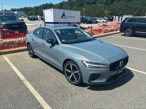 Used 2024 Volvo S60 B5 Plus w/ Climate Package AWD/4WD image 2