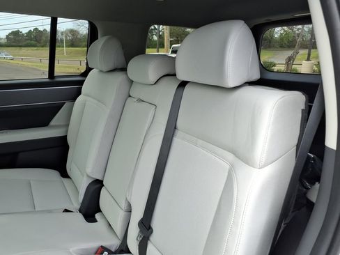 New 2026 Hyundai Santa Fe SE image 11