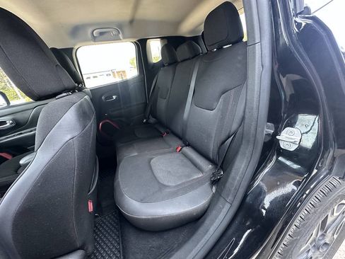 Used 2017 Jeep Renegade Trailhawk AWD/4WD image 16