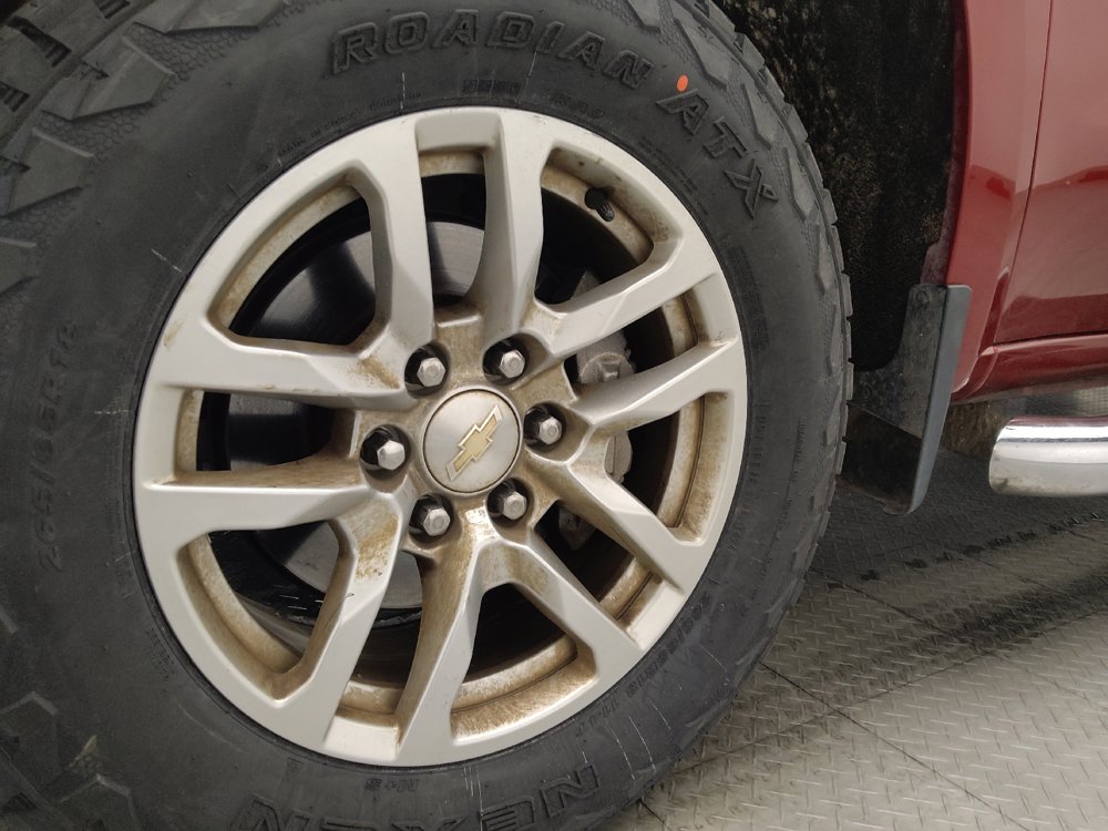 Used 2022 Chevrolet Silverado 1500 LT AWD/4WD image 31