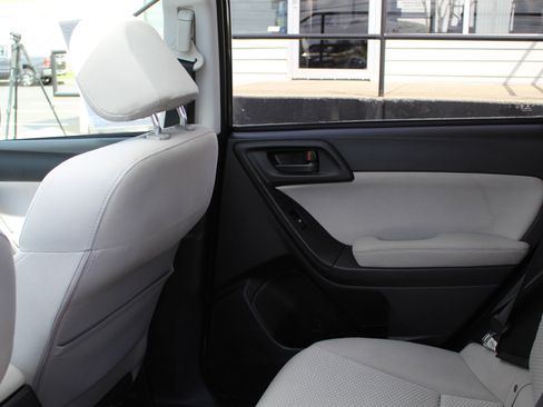 Used 2014 Subaru Forester 2.5i Premium w/ All-Weather Package AWD/4WD image 42