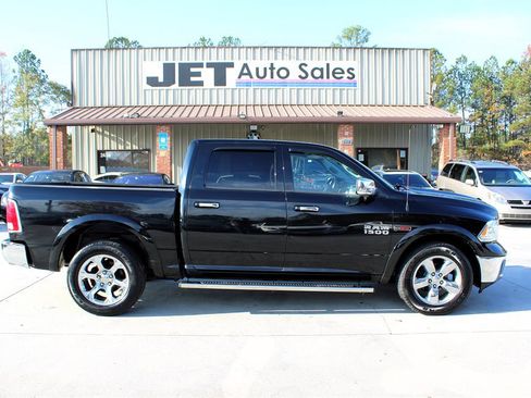 Used 2014 RAM 1500 Laramie w/ Convenience Group image 8