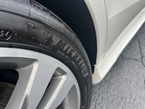 Used 2014 Mercedes-Benz E 350 Sedan image 25