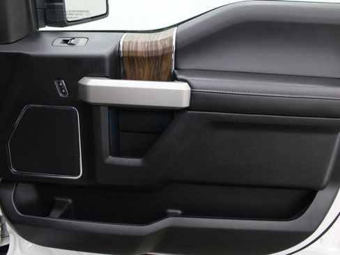 Used 2018 Ford F150 Lariat w/ Max Trailer Tow Package image 25