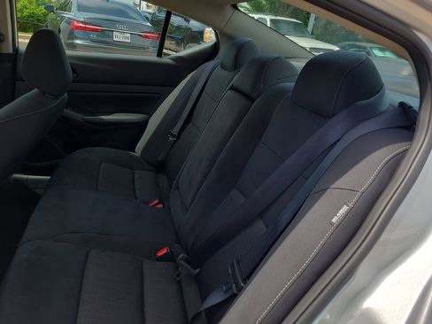 Certified 2025 Nissan Altima 2.5 SV FWD image 10