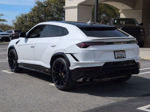 Used 2023 Lamborghini Urus S AWD/4WD image 7
