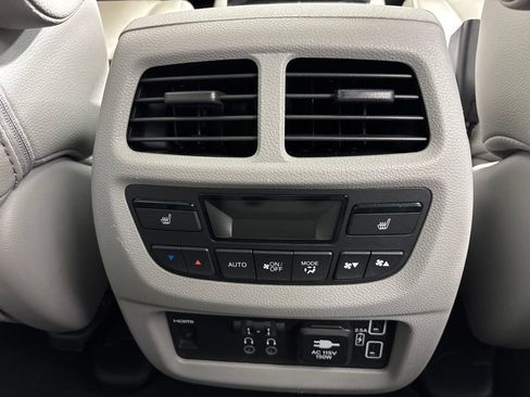 Certified 2022 Honda Pilot Touring image 12