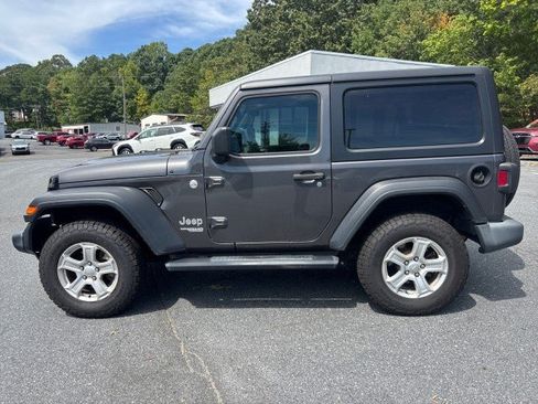 Used 2021 Jeep Wrangler Sport AWD/4WD image 3
