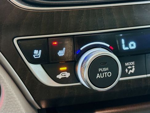 Used 2019 Honda Accord Touring image 25