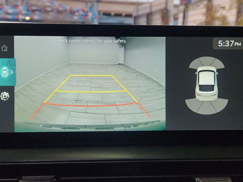 Used 2025 Genesis GV60 RWD image 21