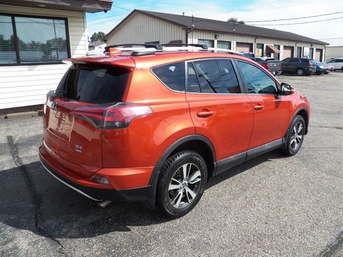 Used 2016 Toyota RAV4 XLE AWD/4WD image 2