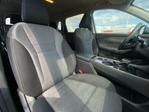 Used 2023 Nissan Rogue SV FWD image 14