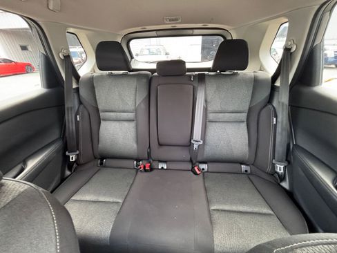 Used 2025 Nissan Rogue SV FWD image 39