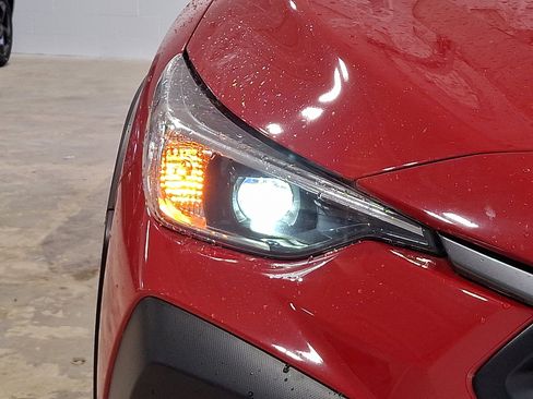 Used 2024 Subaru Crosstrek 2.0i Premium image 10