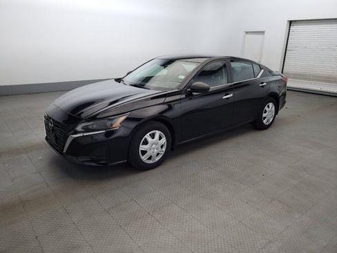Used 2024 Nissan Altima 2.5 S FWD image 2