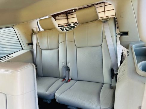 Used 2006 Jeep Commander Limited w/ Trailer Tow Group IV image 21