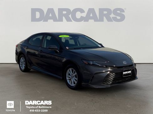 Used 2025 Toyota Camry LE image 1