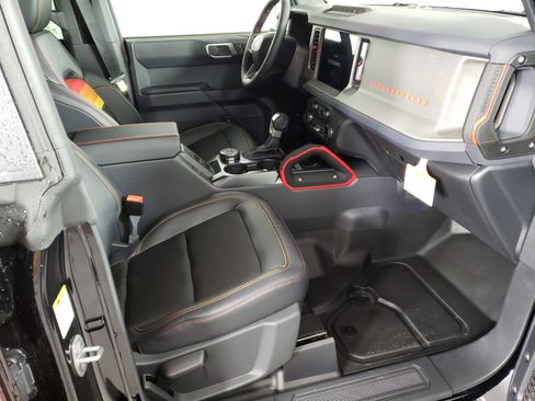 New 2025 Ford Bronco Big Bend w/ Black Diamond Package image 15