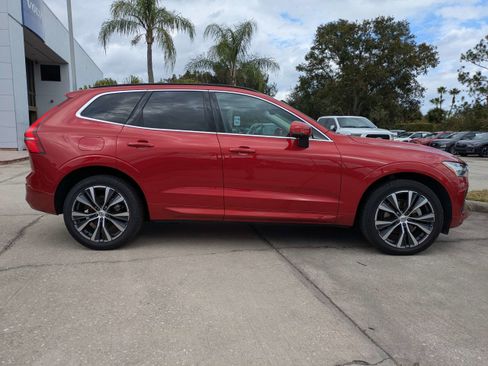 Used 2022 Volvo XC60 B5 Momentum w/ Climate Package image 3