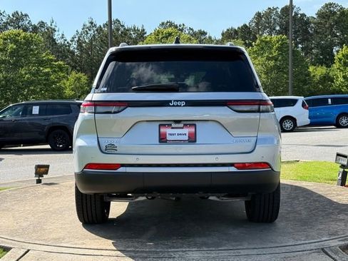 New 2026 Jeep Grand Cherokee Limited AWD/4WD image 6
