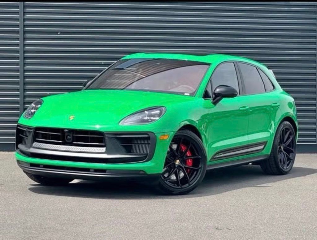 Used 2026 Porsche Macan GTS AWD/4WD image 1