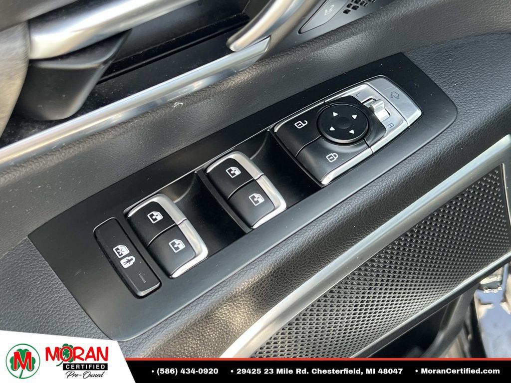 Used 2022 Kia Telluride SX w/ Towing Package FWD image 17