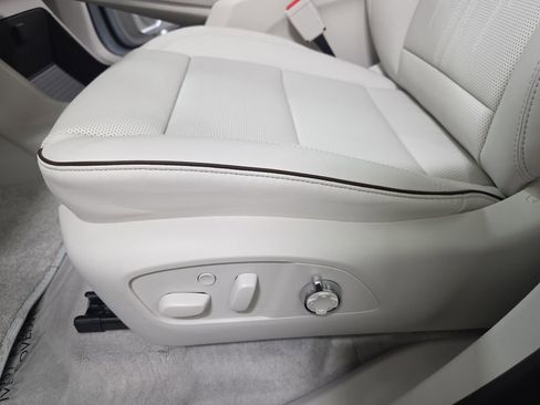 New 2026 Buick Enclave Avenir w/ Super Cruise Package AWD/4WD image 28