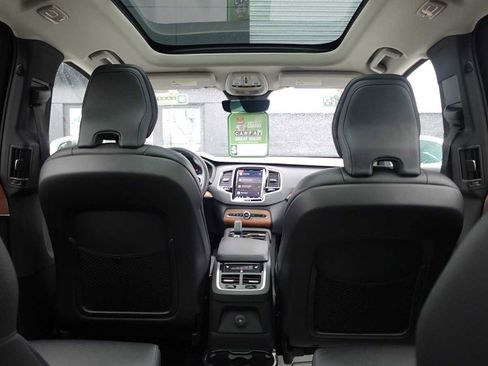 Used 2023 Volvo XC90 T8 Plus AWD/4WD image 12
