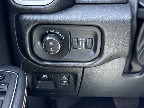 Used 2023 RAM 1500 Laramie AWD/4WD image 17
