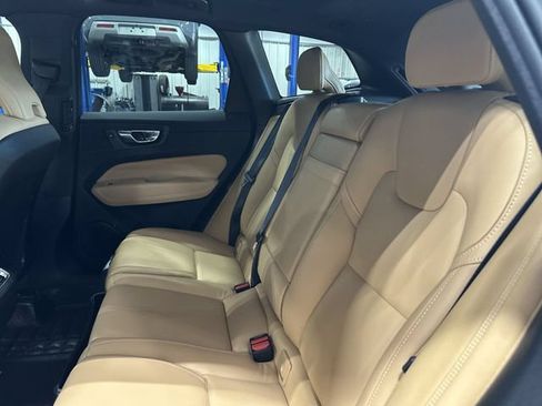 Used 2022 Volvo XC60 B5 Inscription AWD/4WD image 30