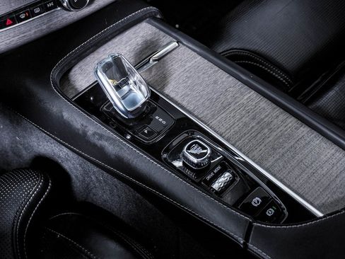 Used 2021 Volvo XC90 T8 Inscription image 25