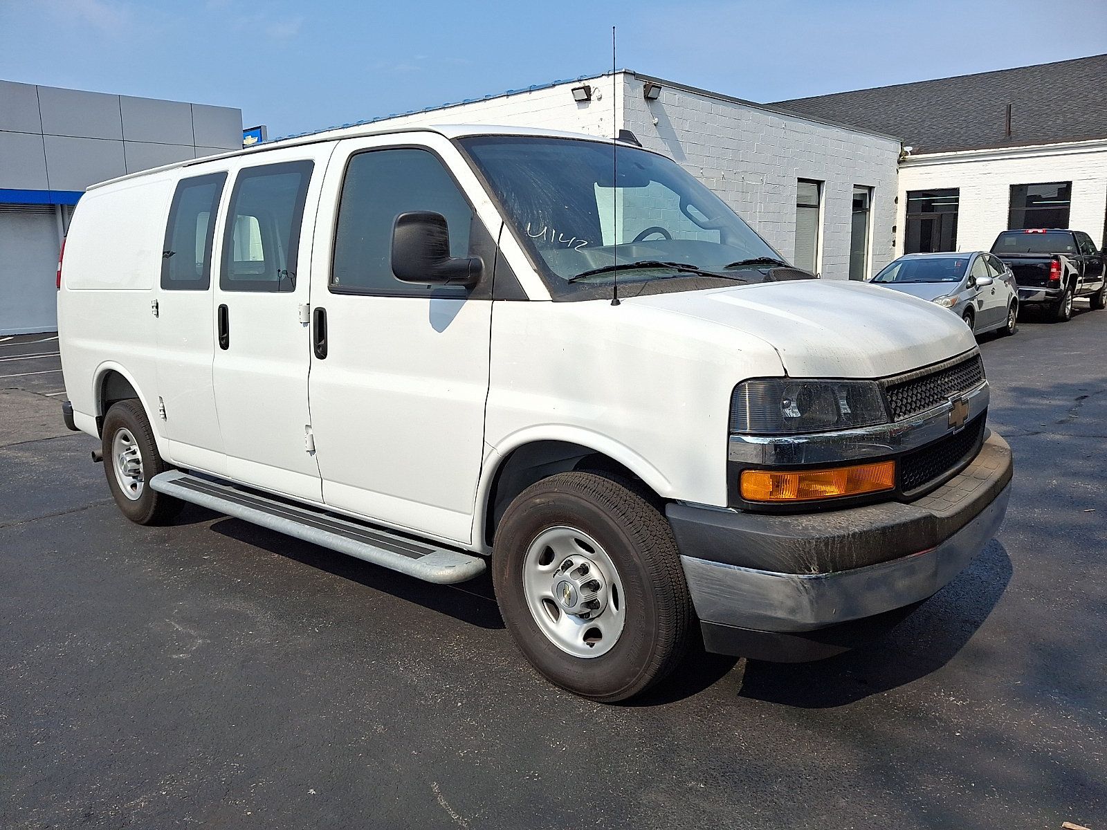 Certified 2025 Chevrolet Express 2500 w/ Driver Convenience Package RWD image 4