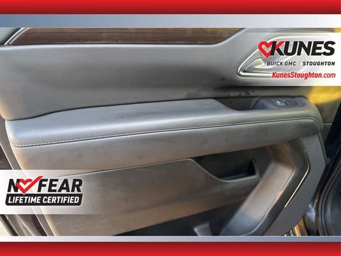 Used 2023 GMC Yukon XL SLE image 35