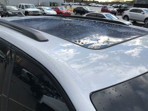 Used 2024 Jeep Grand Cherokee Limited w/ Black Appearance Package image 31