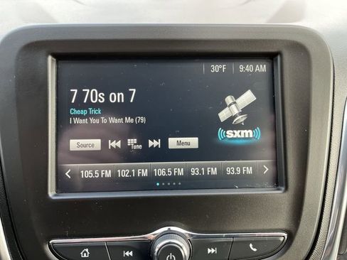 Used 2018 Chevrolet Equinox LT image 14