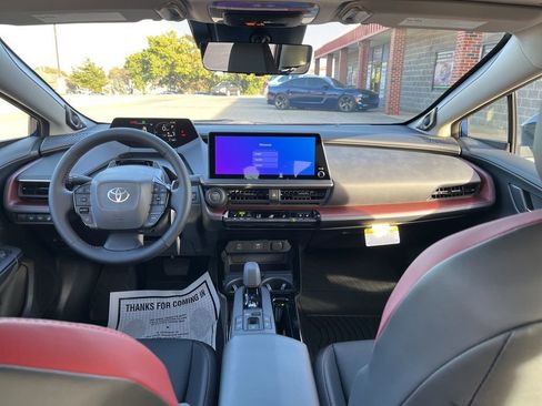 New 2026 Toyota Prius Plug-In Hybrid FWD image 32