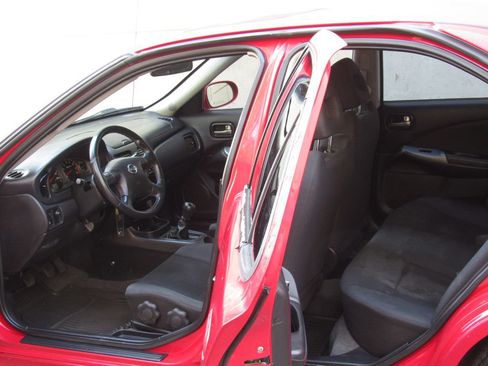 Used 2006 Nissan Sentra SE-R Spec V w/ (J01) Sunroof Pkg FWD image 12
