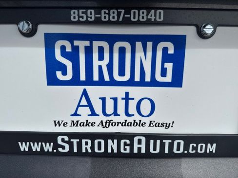 Used 2022 Chrysler Pacifica Touring-L image 19