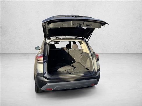 Used 2023 Nissan Rogue SV AWD/4WD image 7